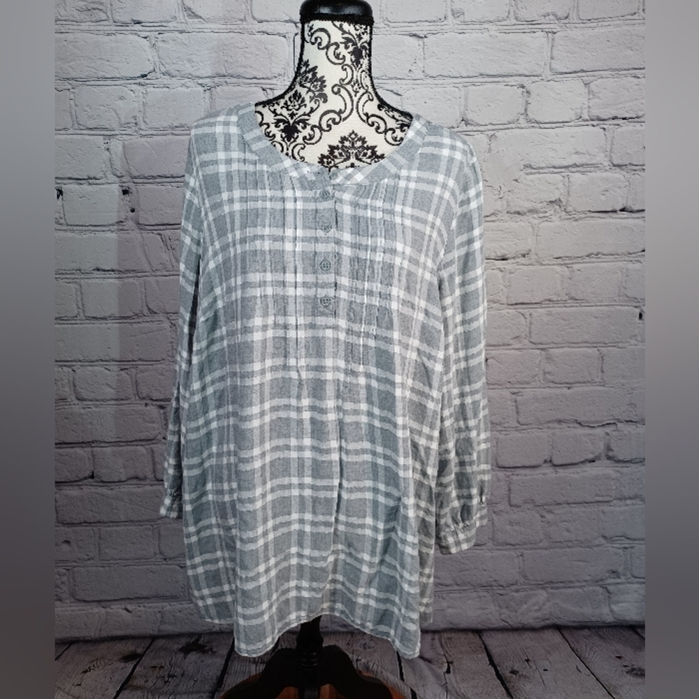Lane Bryant Women's Long Sleeve Button Front Plaid Print shirt Size 24 Top b30